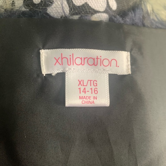 SOLD Worn Once - Faux Fur / Feather Vest - Picture 6 of 7